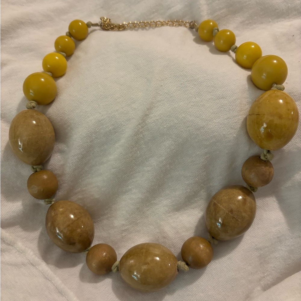 Bijoux Terner chunky beaded necklace